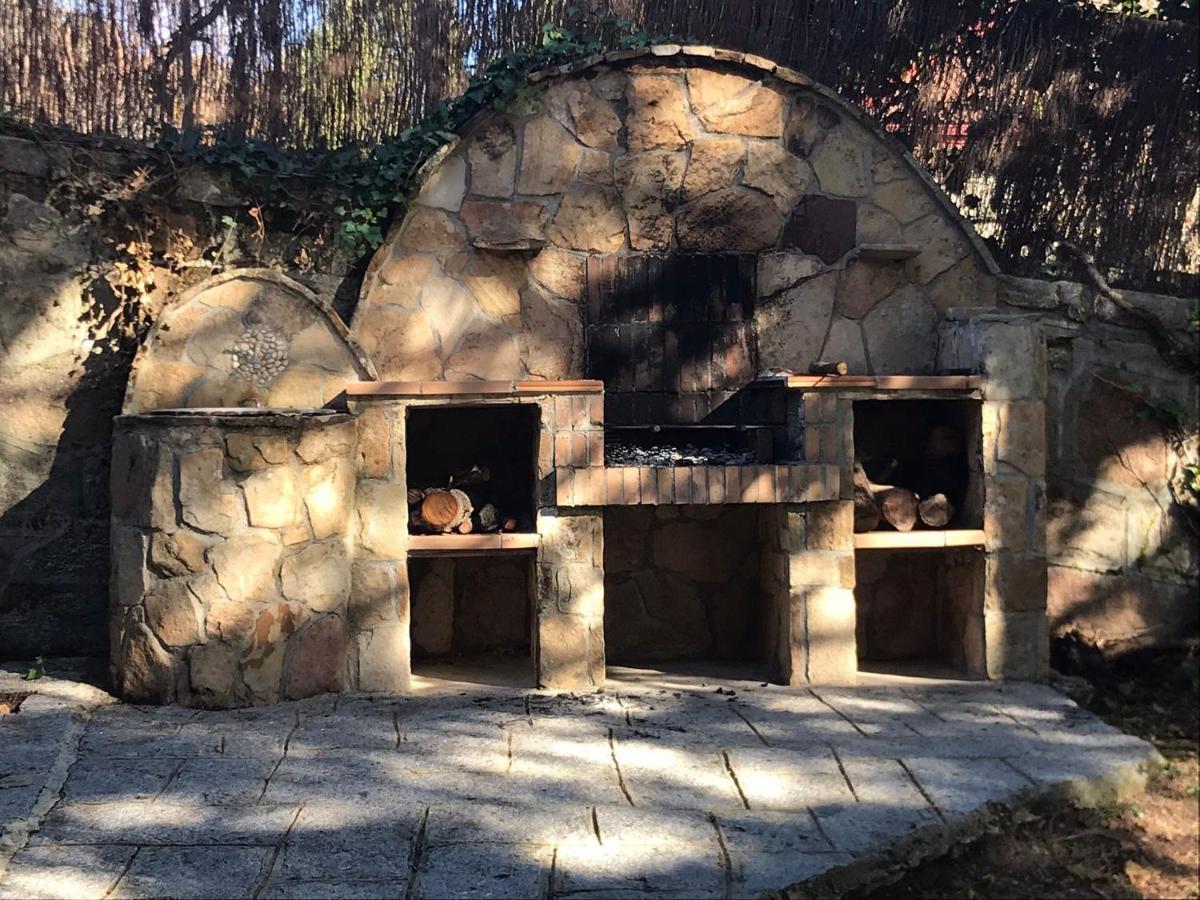 Los Cedros, Gran Chalet Con Piscina Y Apartamento En ナバセラダ エクステリア 写真