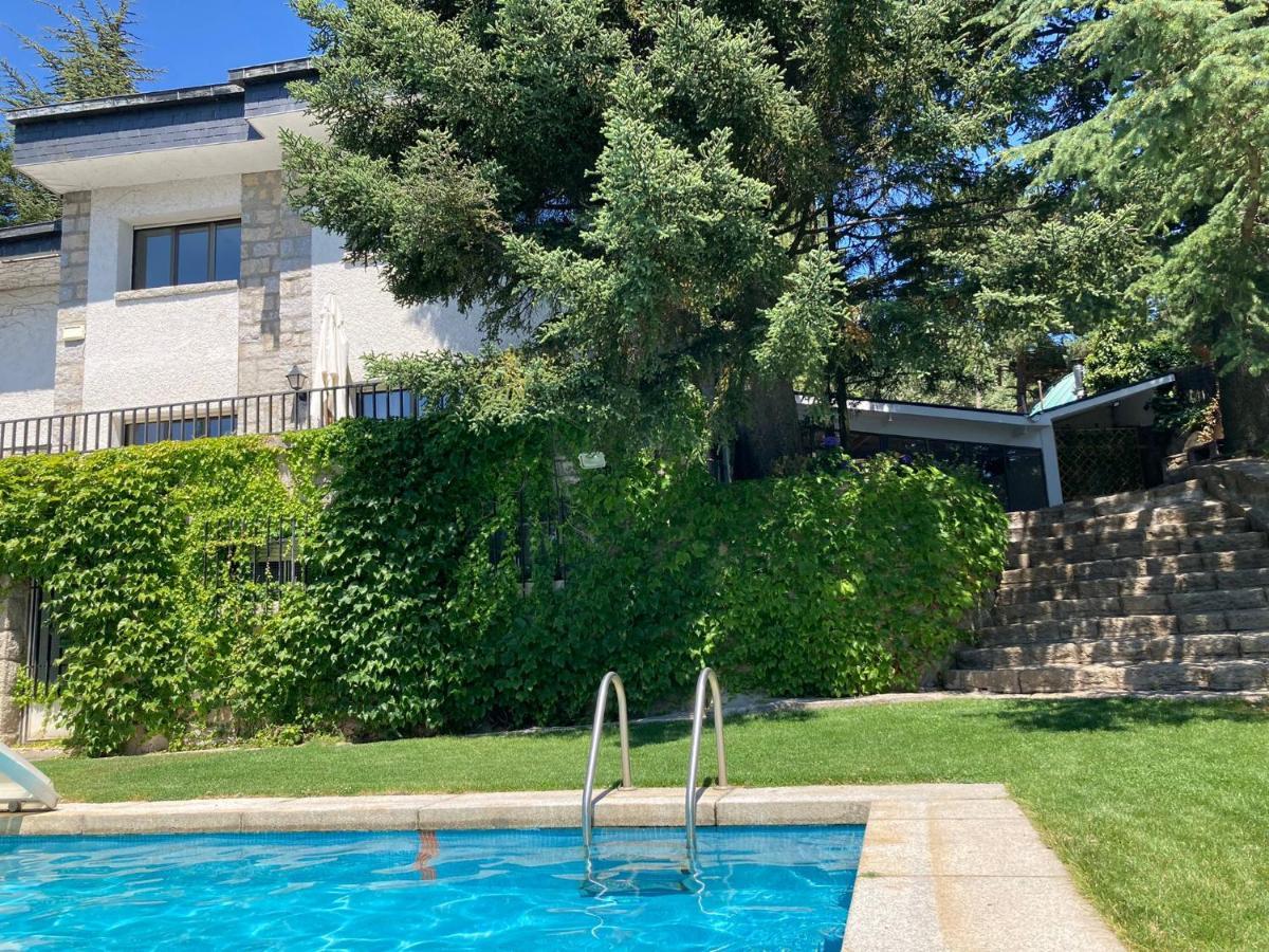 Los Cedros, Gran Chalet Con Piscina Y Apartamento En ナバセラダ エクステリア 写真