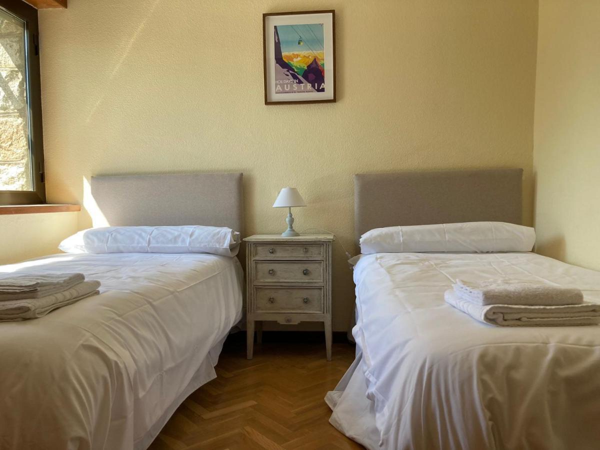 Los Cedros, Gran Chalet Con Piscina Y Apartamento En ナバセラダ エクステリア 写真